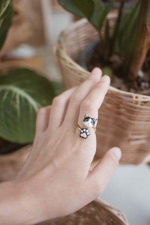 Cat Lover The Black-White Forest Cat Twist Ring